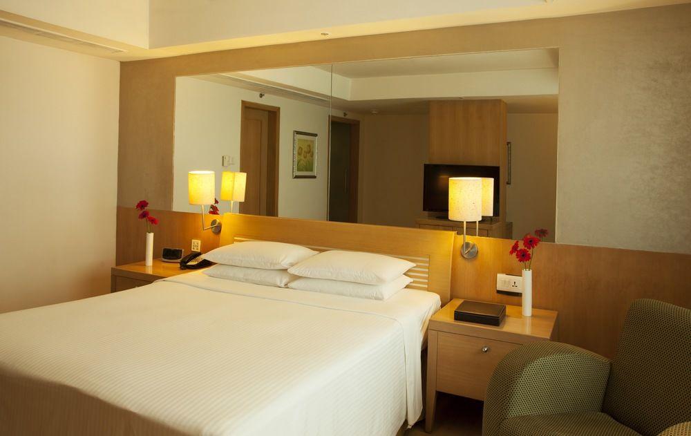 Courtyard By Marriott Chennai Hotel Kültér fotó