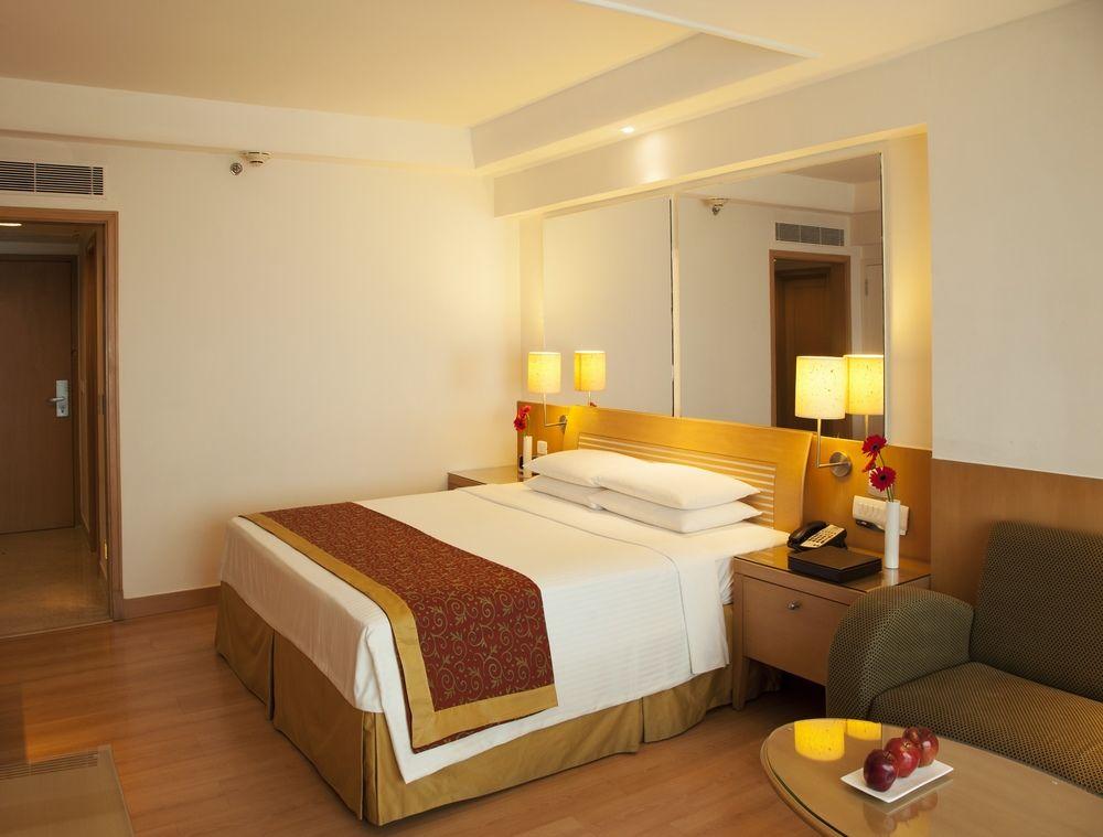 Courtyard By Marriott Chennai Hotel Kültér fotó