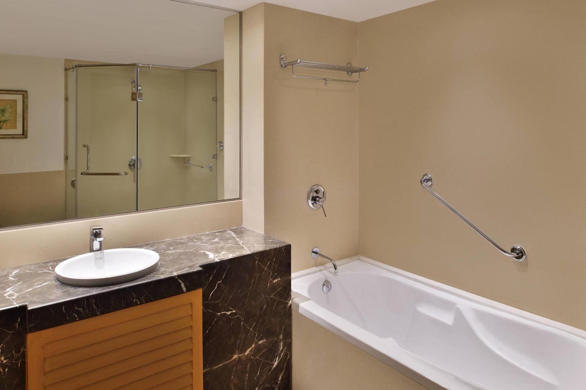 Courtyard By Marriott Chennai Hotel Kültér fotó