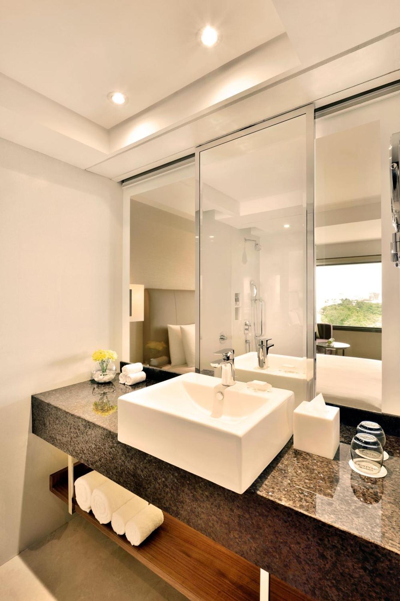 Courtyard By Marriott Chennai Hotel Kültér fotó