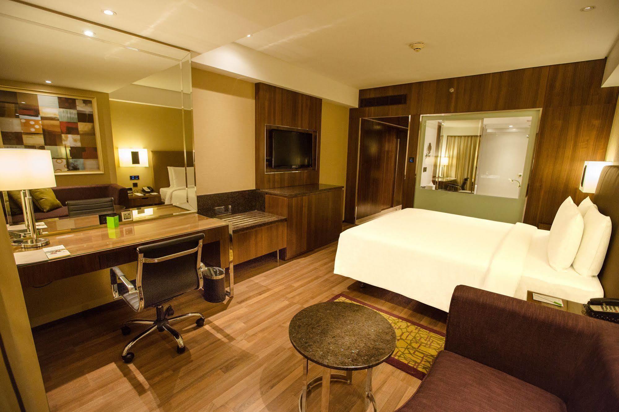 Courtyard By Marriott Chennai Hotel Kültér fotó